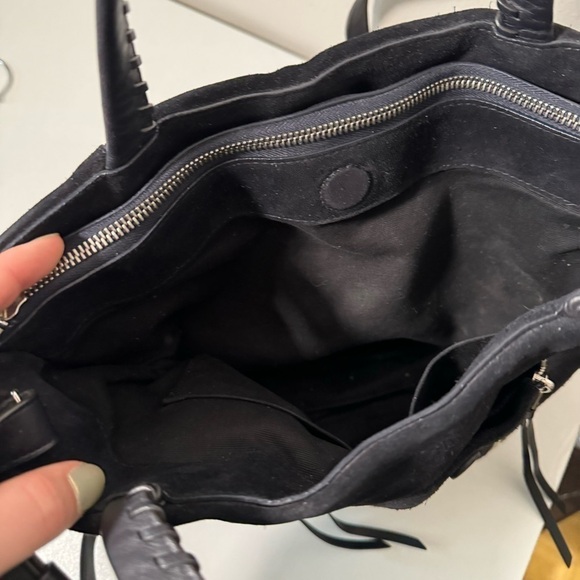 AllSaints "Fleur De Lis East West" Tote suede dark navy - Picture 6 of 10